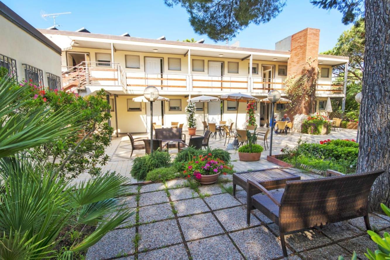 Residence Casa Di Caccia Marina Di Bibbona Exterior foto